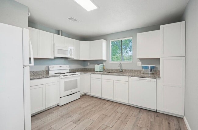 Photo - 8412 Avenue L Unit upstairs #2