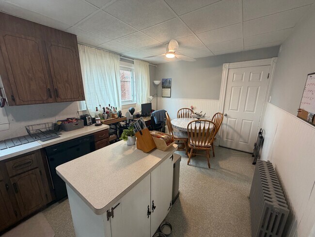 Photo - 429 Main St Unit 1