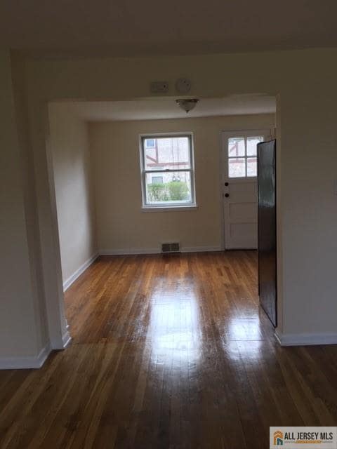Photo - 218 Newman St
