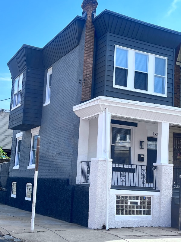 Photo - 2520 W Seybert St