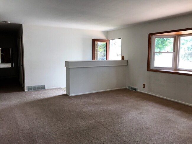 Photo - Spacious 3 Bed 2 Bath House Near CSU Campus!