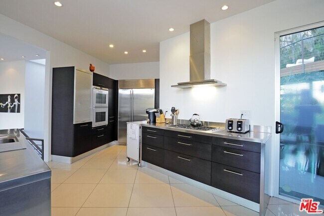 Photo - 6767 Whitley Terrace