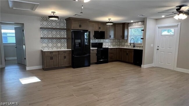 Photo - 787 104th Ave N