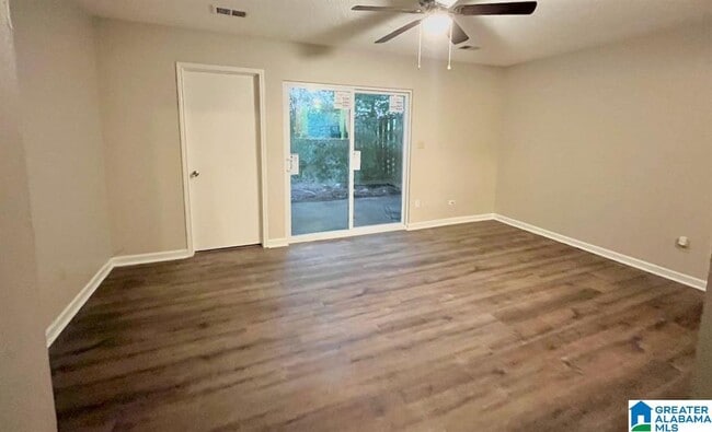 Photo - 1424 Applegate Dr