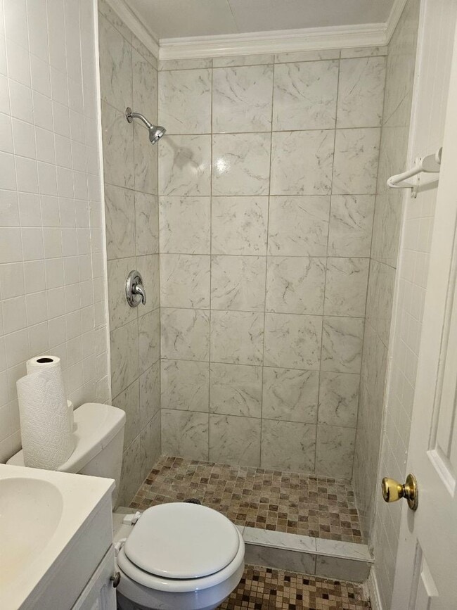 Photo - 14 W Herrick Dr