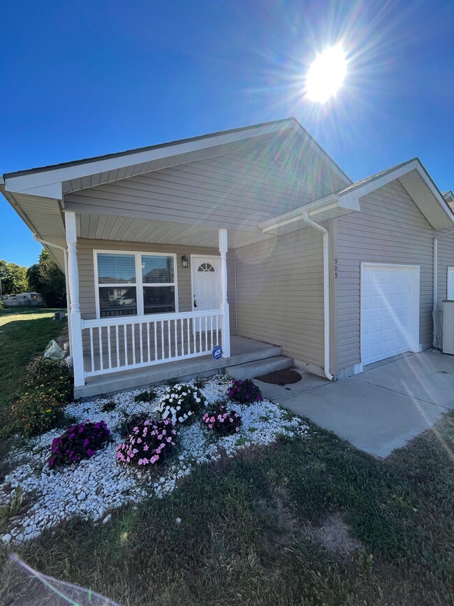 Photo - 909 Jackalope Ct Townhome