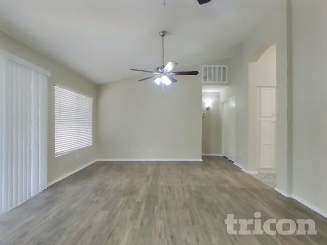 Photo - 8621 W Willow Ave