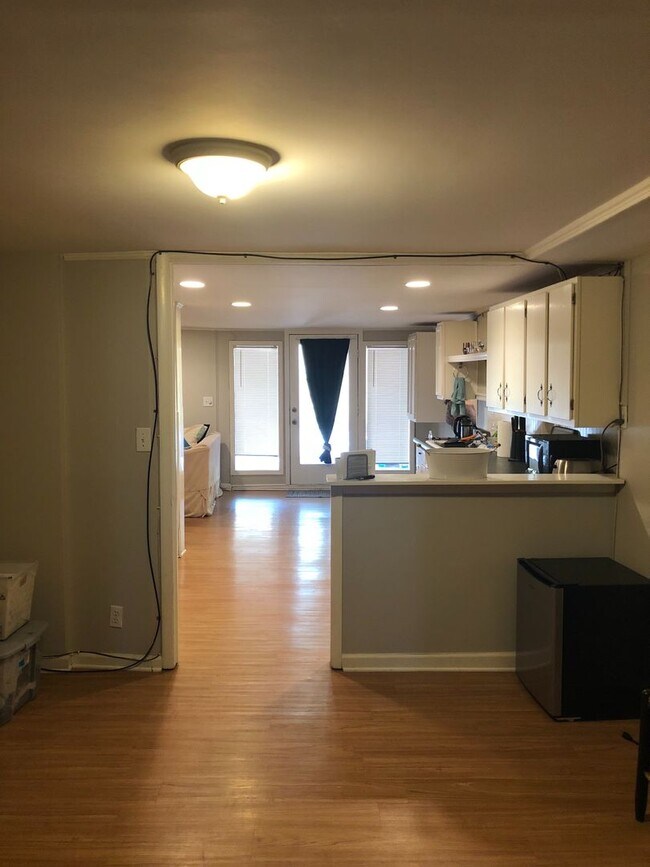 Photo - 2819 White Oak Dr Unidad DOWN