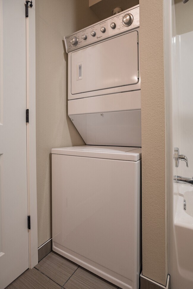 Campus Lofts 1 Bedroom - Campus Lofts