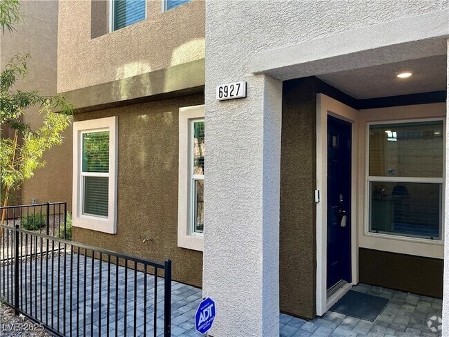 Building Photo - 6927 Stafford Hl St Rental