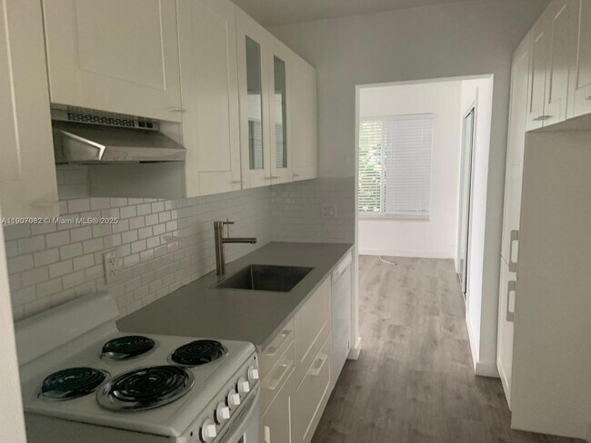 Photo - 1750 S Treasure Dr Unidad 4