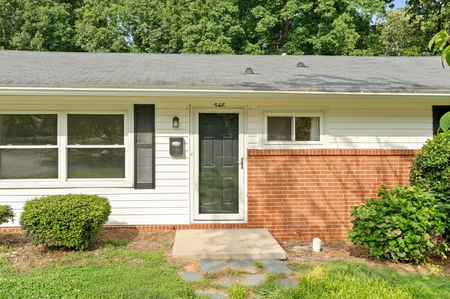 Photo - 548 Todd Dr NE