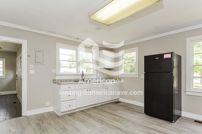 Photo - 4703 Jefferson St