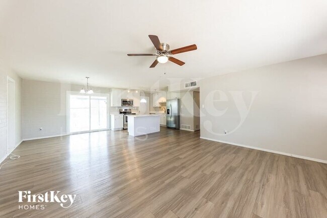 Photo - 5037 W Krall St