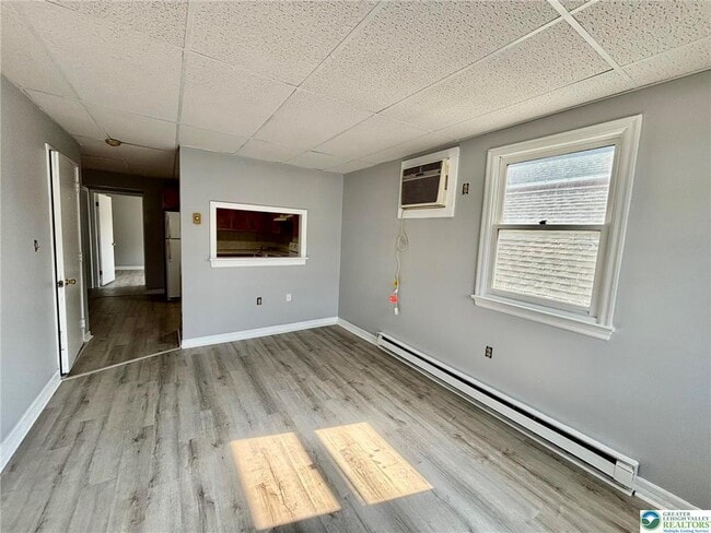 Photo - 210 W Main St Unidad 4