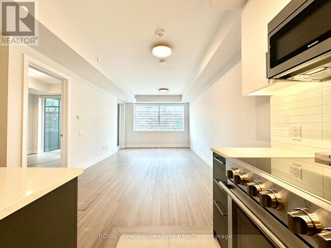 Photo - 664 Spadina Ave. Unit 210