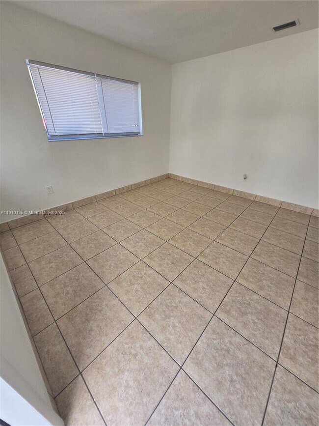 Photo - 3110 NW 19th Ave Unit 1