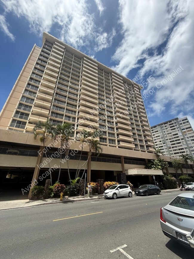 Building Photo - 1561 Kanunu St Unit 505