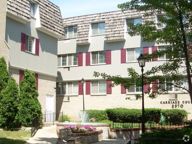 Building Photo - Carriage Court Rental