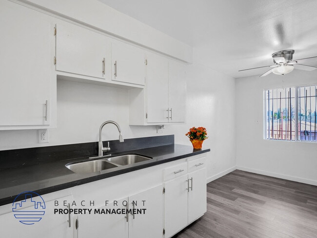 Photo - 1576 Elm Ave.