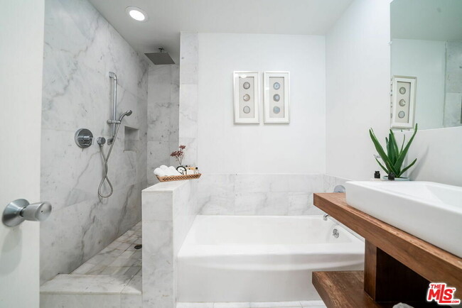 Photo - 645 Westmount Dr