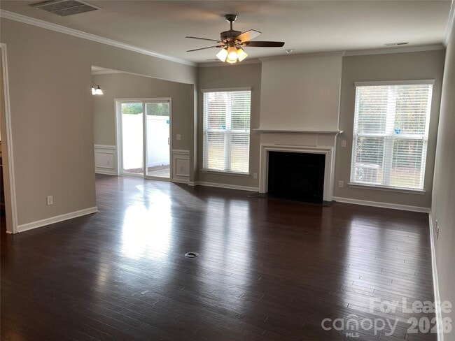 Photo - 15630 Canmore Street