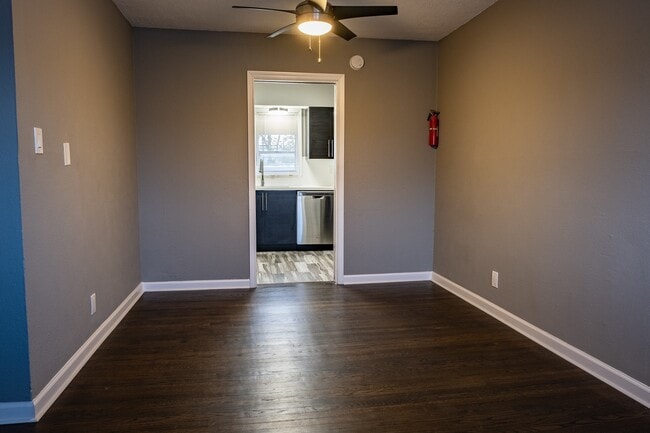 Building Photo - 5532 Eskridge St Unit 3 Rental