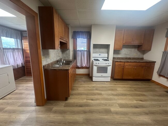 Photo - 305 N Lehigh Ave