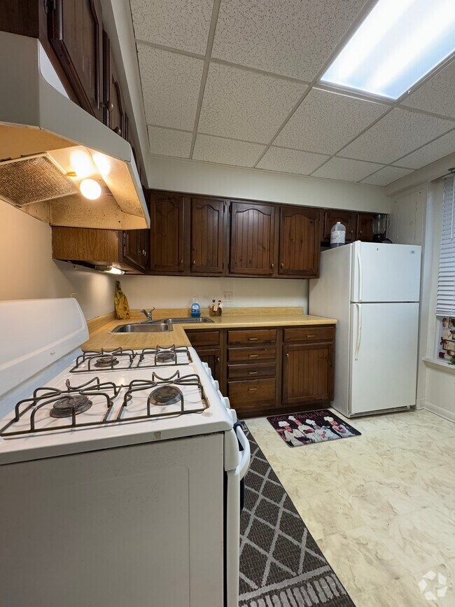 Building Photo - 822 Main St Unit 2 Rental