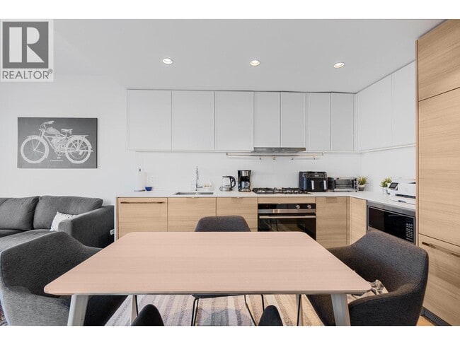 1045 Austin Ave Unit 1806