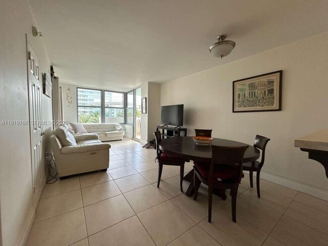 Photo - 2899 Collins Ave Unit 625
