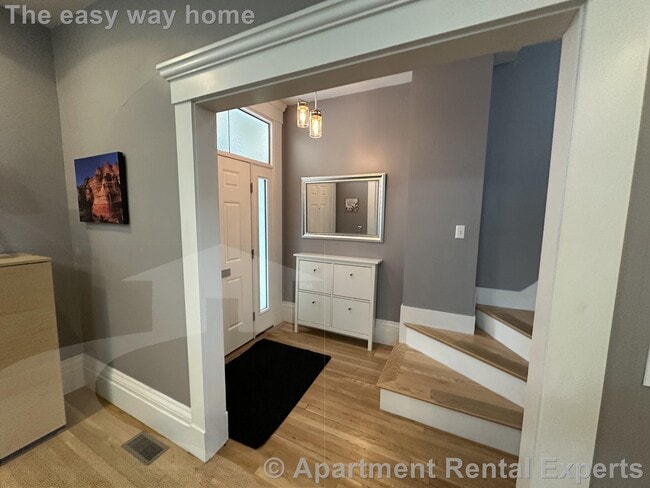 Photo - 315 Windsor St