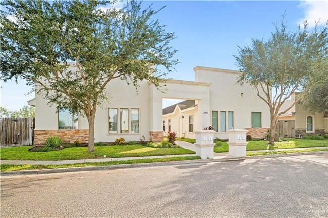 Building Photo - 18 N Ebony St Unit #2