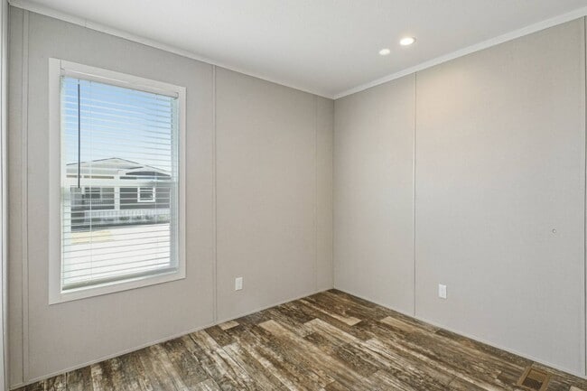 Building Photo - 1616 American Dr