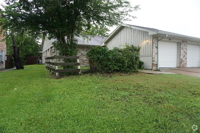 Building Photo - 1911 Normal Park Dr Unit A Rental