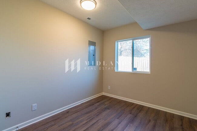 New Construction Duplex in Elkhorn! - New Construction Duplex in Elkhorn! Casa