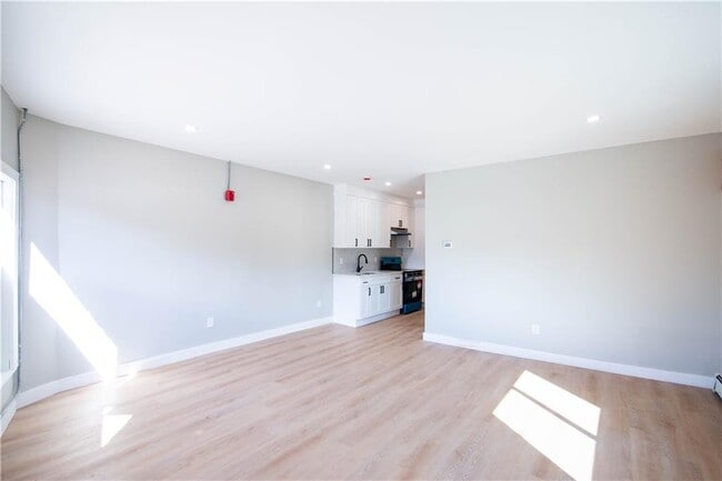 Photo - 735 Broadway Unit 1