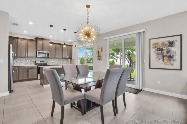 1304 Whitcombe Dr