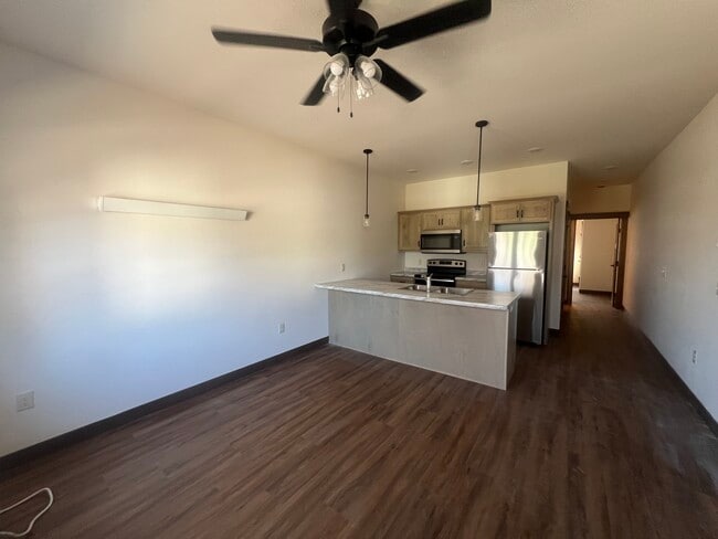 Photo - 402 4th St E Unit 1