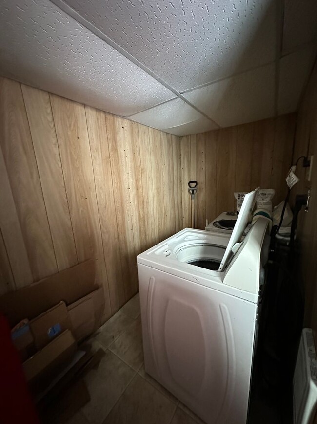 Building Photo - Two Bedroom Apartment Near UWL Unit 1016