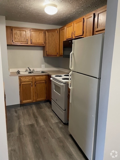 2 Bd - St. Charles Court Apartments