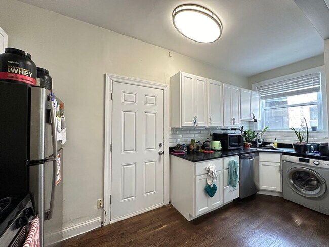 Photo - 327 Kedzie St Unit 4