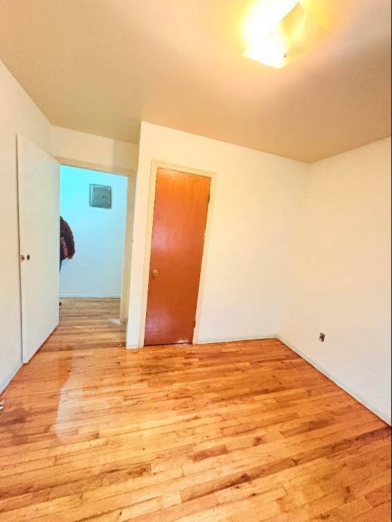 Photo - 45-33 160th St