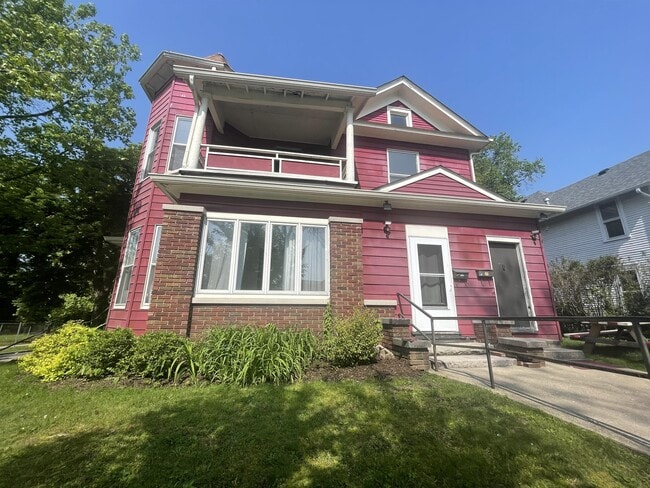 Photo - 401 N Indiana Ave