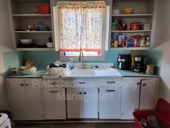 Photo - 311 E Grove Ave