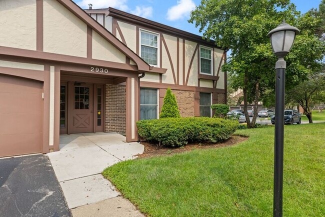 Building Photo - 2930 Northampton Dr
