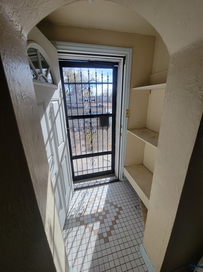 Photo - 2406 E 10th St