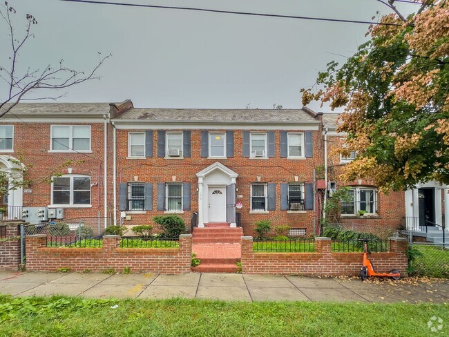 Building Photo - Charming 3 BR/1 BA Apartment in Brentwood! Unit ( 1)