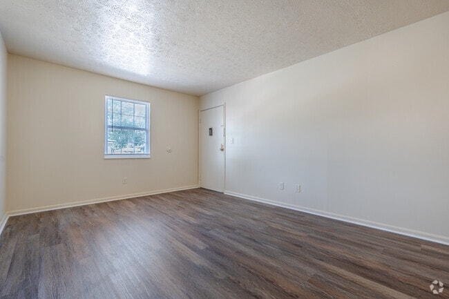 1BR, 1BA - Living Room - Parkridge Pointe