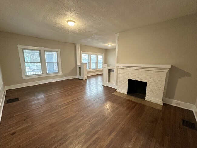 Photo - 2223 28th St N